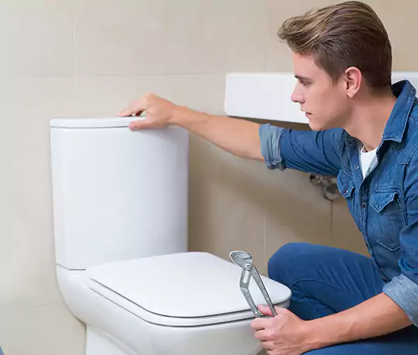 Expert Plumber for Toilet Replacement in Roosevelt, NY: Schedule Affordable Toilet Replacement Services with Us