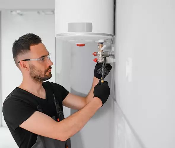 Expert Plumber for Water Heater Expansion Tank Installation in Roosevelt, NY