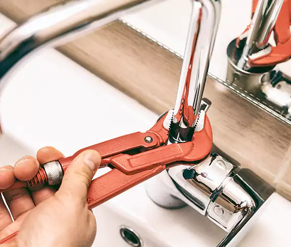 Expert Leak Repair Plumber in Roosevelt, NY