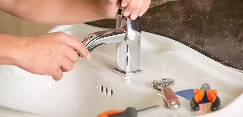 Bathtub Faucet Replacement in Roosevelt